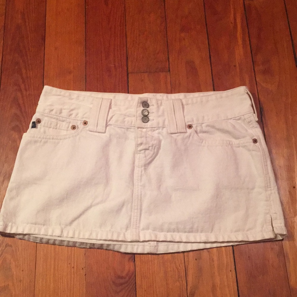 Abercrombie and Fitch white miniskirt size 2